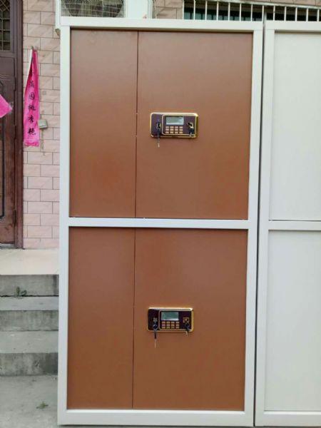 柜体采用优质加厚钢板,内外表面磷化喷塑,内藏式防撬门